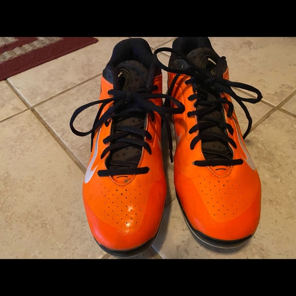 Girls Size: 8 1/2 Nike Cleats (softball) - Picture 2 of 5